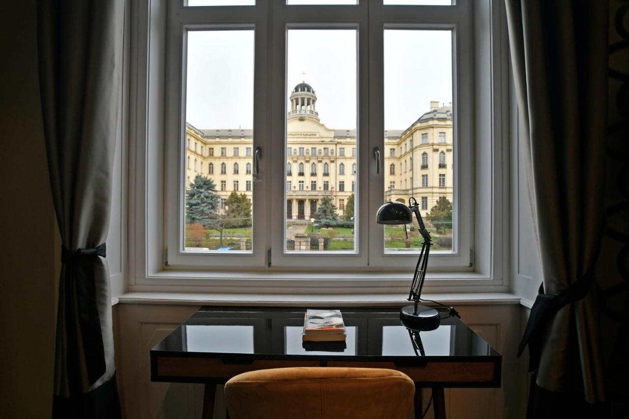 Luxuryflat Near Centre On118 Sqm, 3Br,2Bth,8Bed,Ac Lejlighed Budapest Eksteriør billede