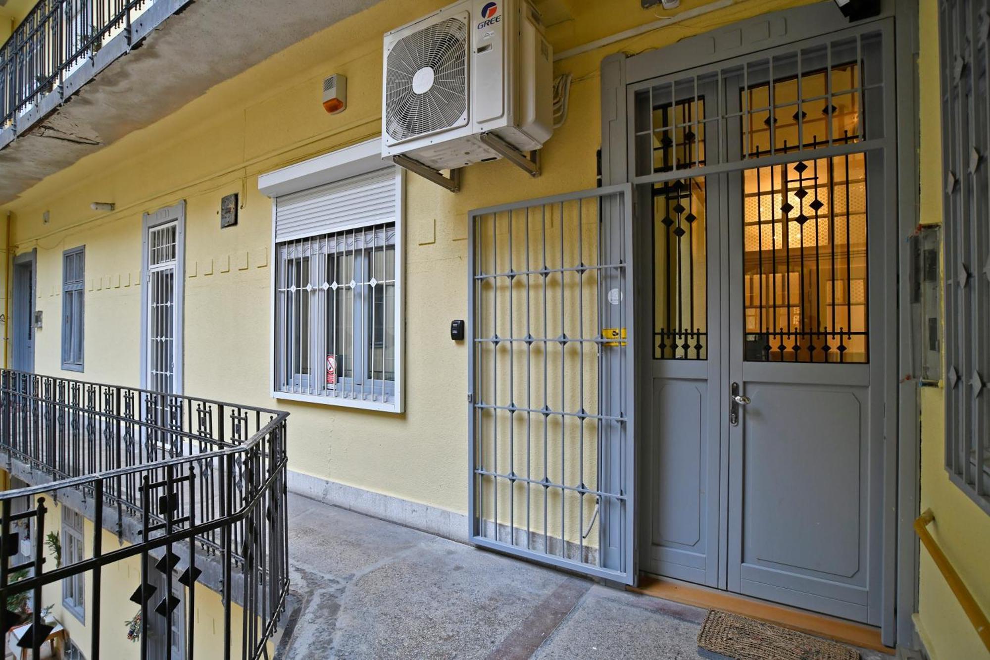 Luxuryflat Near Centre On118 Sqm, 3Br,2Bth,8Bed,Ac Lejlighed Budapest Eksteriør billede