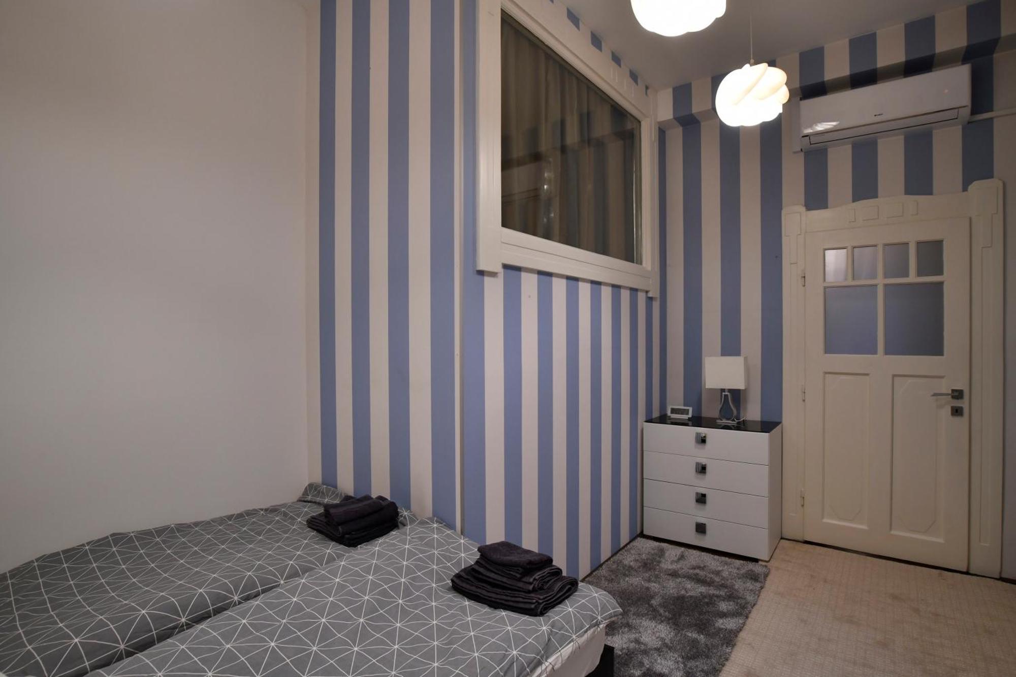 Luxuryflat Near Centre On118 Sqm, 3Br,2Bth,8Bed,Ac Lejlighed Budapest Eksteriør billede