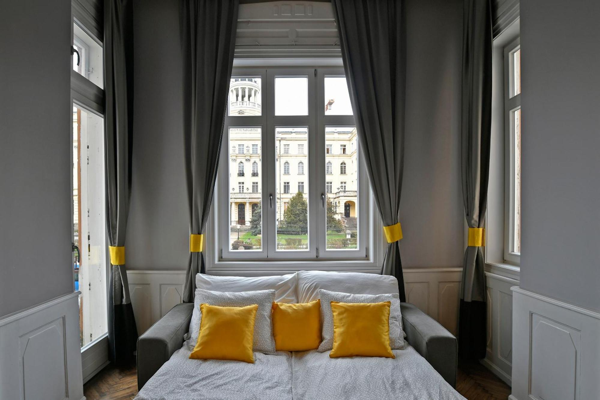 Luxuryflat Near Centre On118 Sqm, 3Br,2Bth,8Bed,Ac Lejlighed Budapest Eksteriør billede