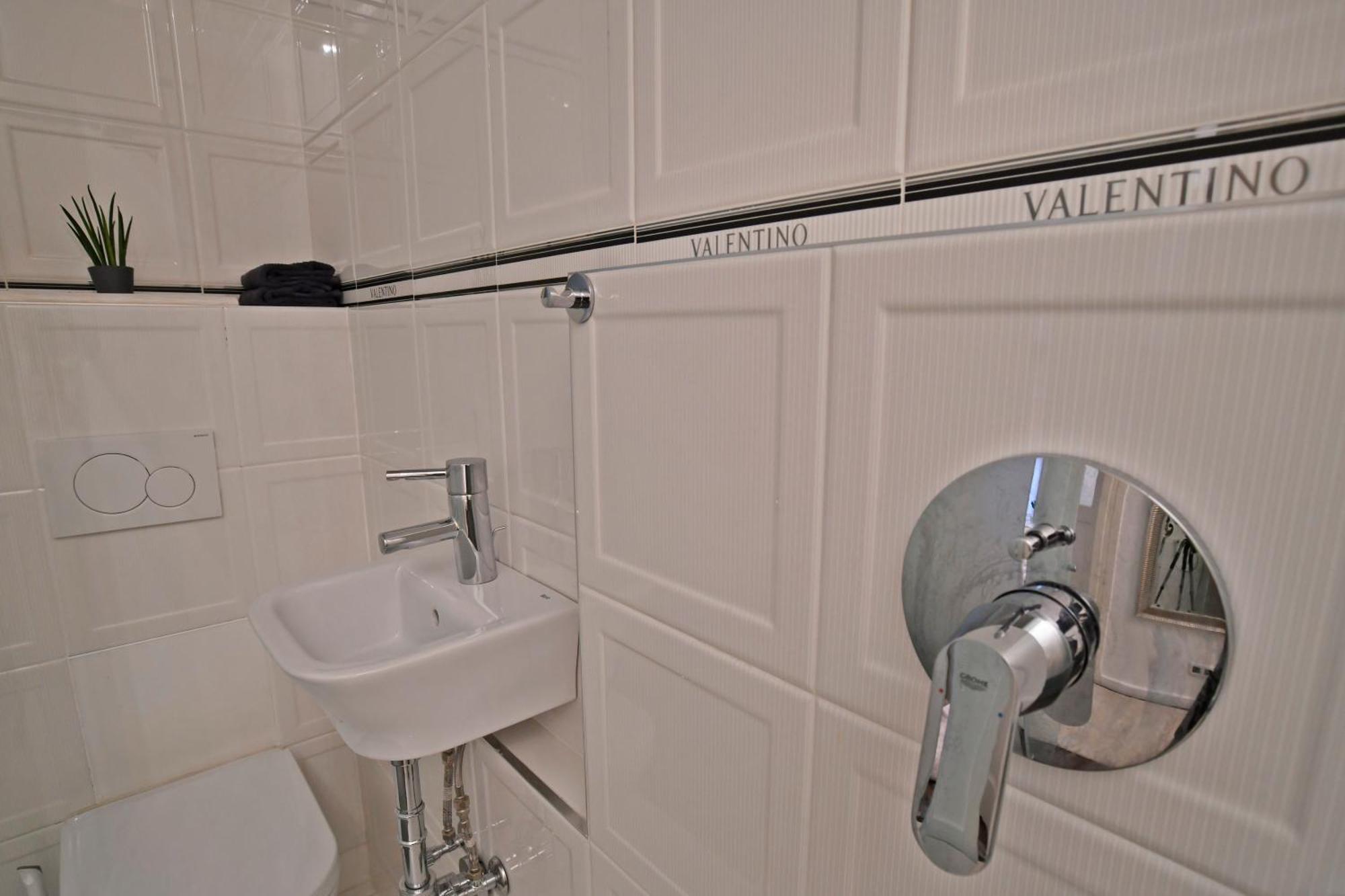 Luxuryflat Near Centre On118 Sqm, 3Br,2Bth,8Bed,Ac Lejlighed Budapest Eksteriør billede