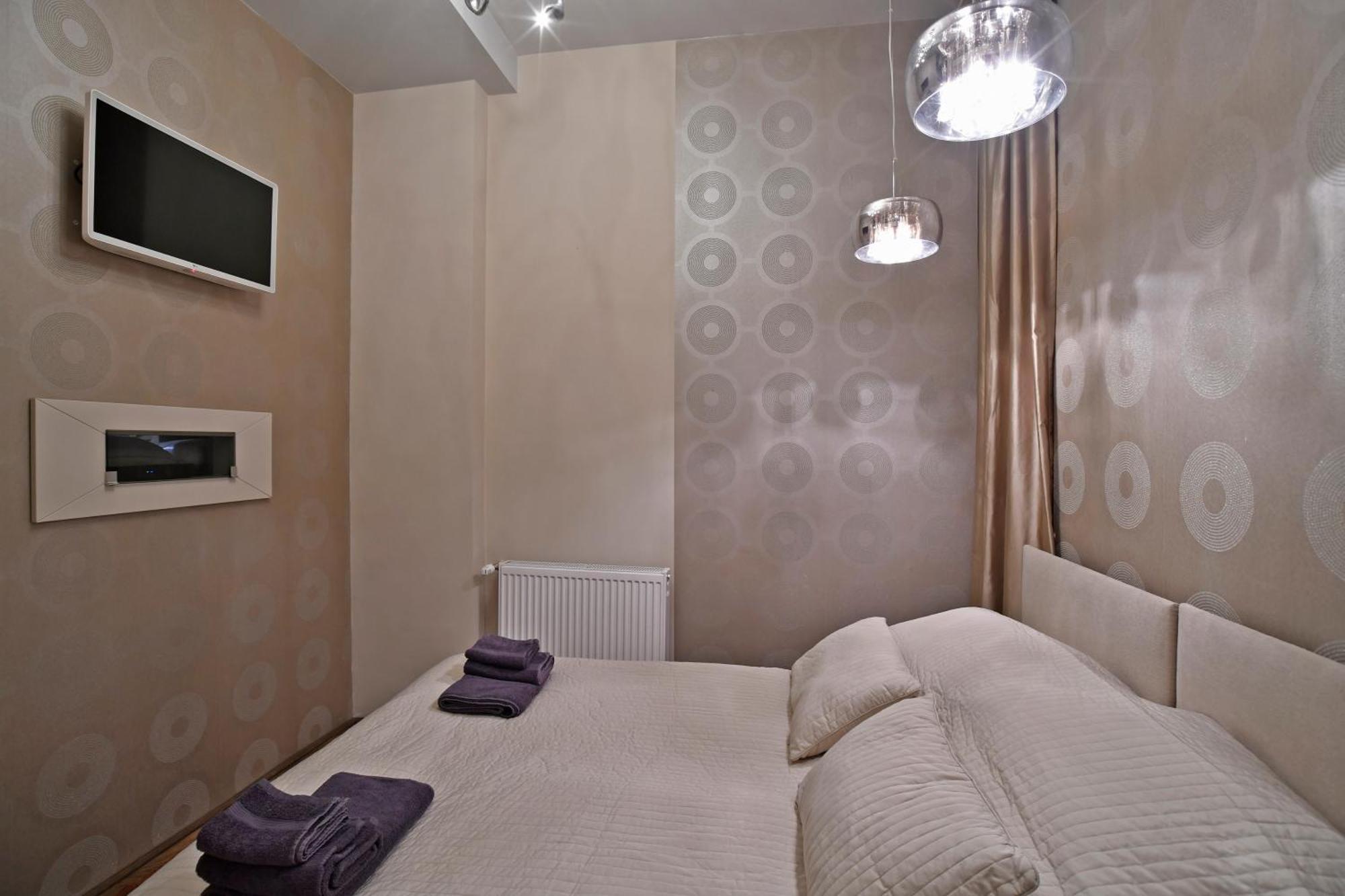 Luxuryflat Near Centre On118 Sqm, 3Br,2Bth,8Bed,Ac Lejlighed Budapest Eksteriør billede