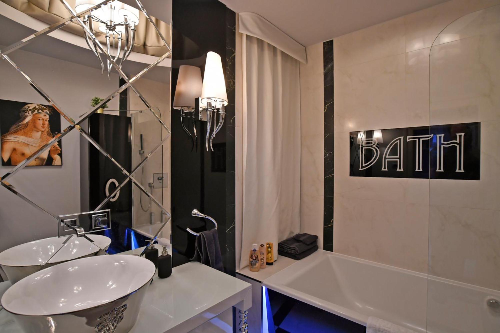 Luxuryflat Near Centre On118 Sqm, 3Br,2Bth,8Bed,Ac Lejlighed Budapest Eksteriør billede